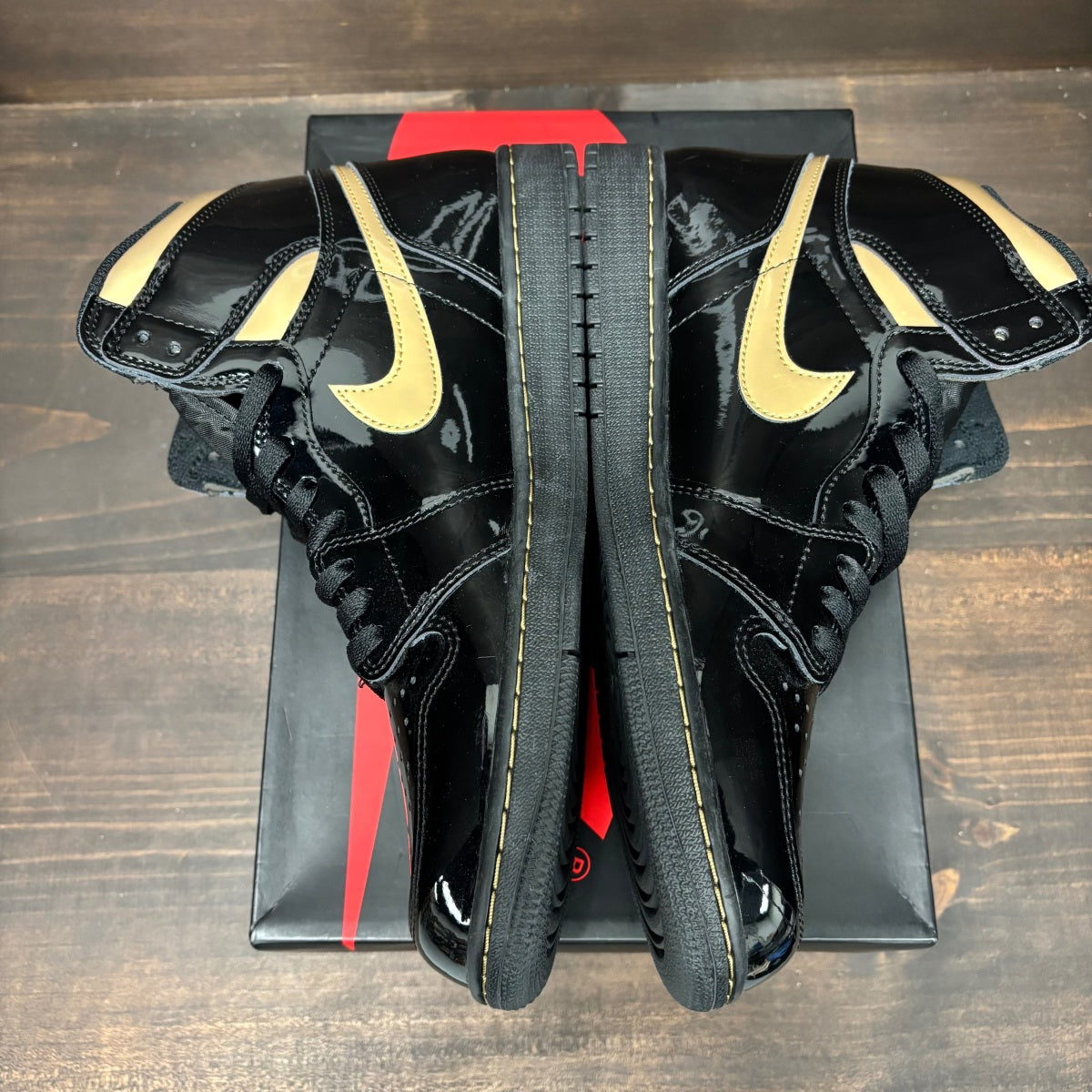 Jordan 1 Retro High Black Metallic Gold (2020) - Image 4