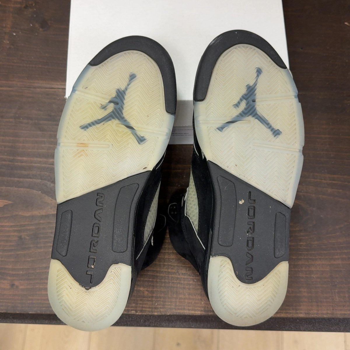 Jordan 5 Retro OG Black Metallic Reimagined (GS) Size 7Y (Pre-Owned) - Image 8