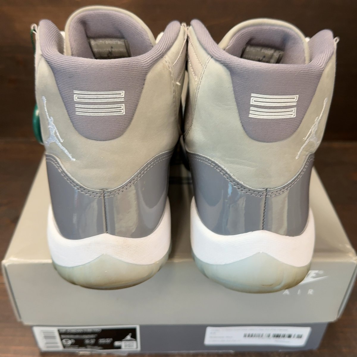 Jordan 11 Retro Cool Grey (2021) Size 9.5 (Pre-Owned) - aux