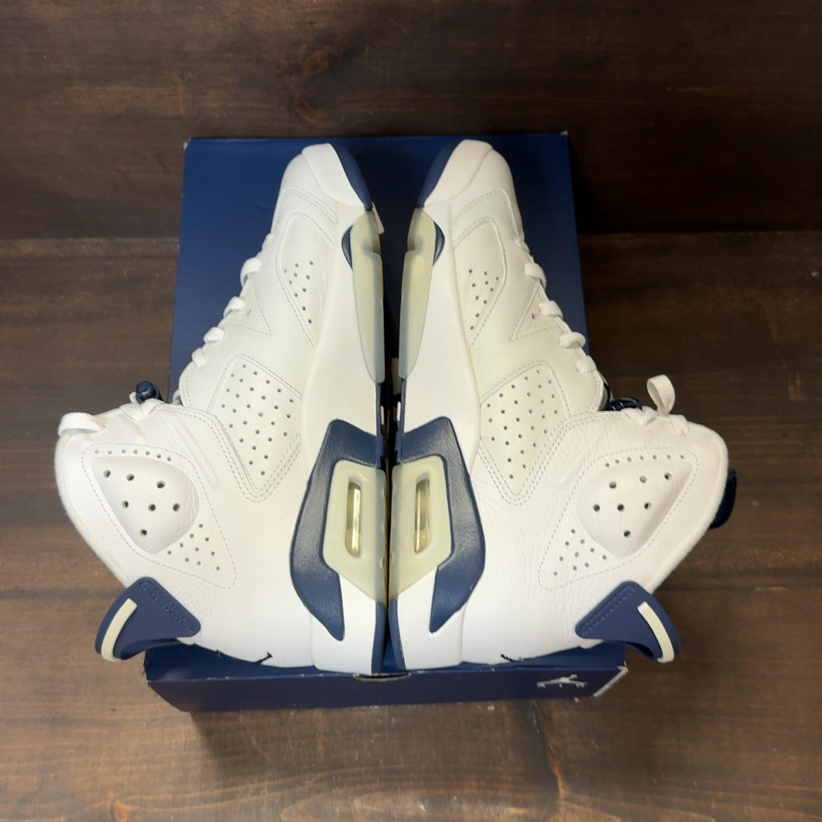 Jordan 6 Retro Midnight Navy (2022) Size 9 (Pre-Owned)