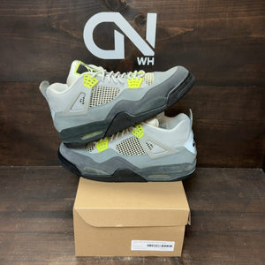 Jordan 4 Retro SE 95 Neon Size 13 (Pre-Owned) - front