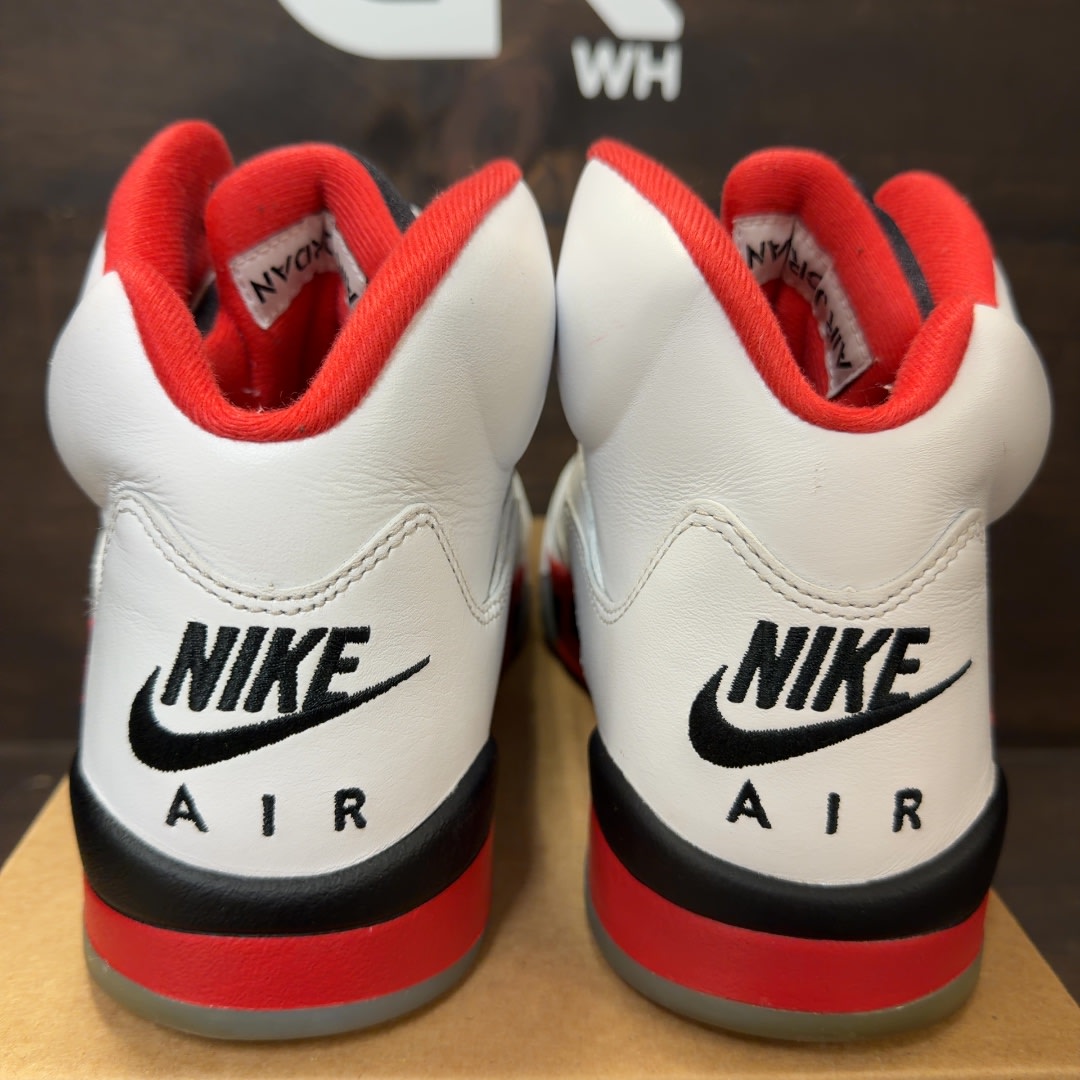 Jordan 5 Retro Fire Red Black Tongue (2025) Size 9.5 (Pre-Owned) - Image 4