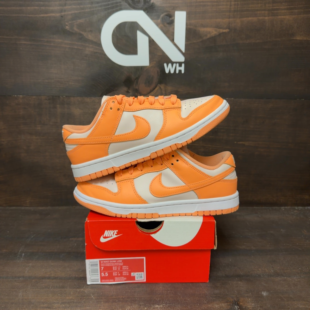 Nike Dunk Low Peach Cream (Women's) Size 7W (Pre-Owned)
