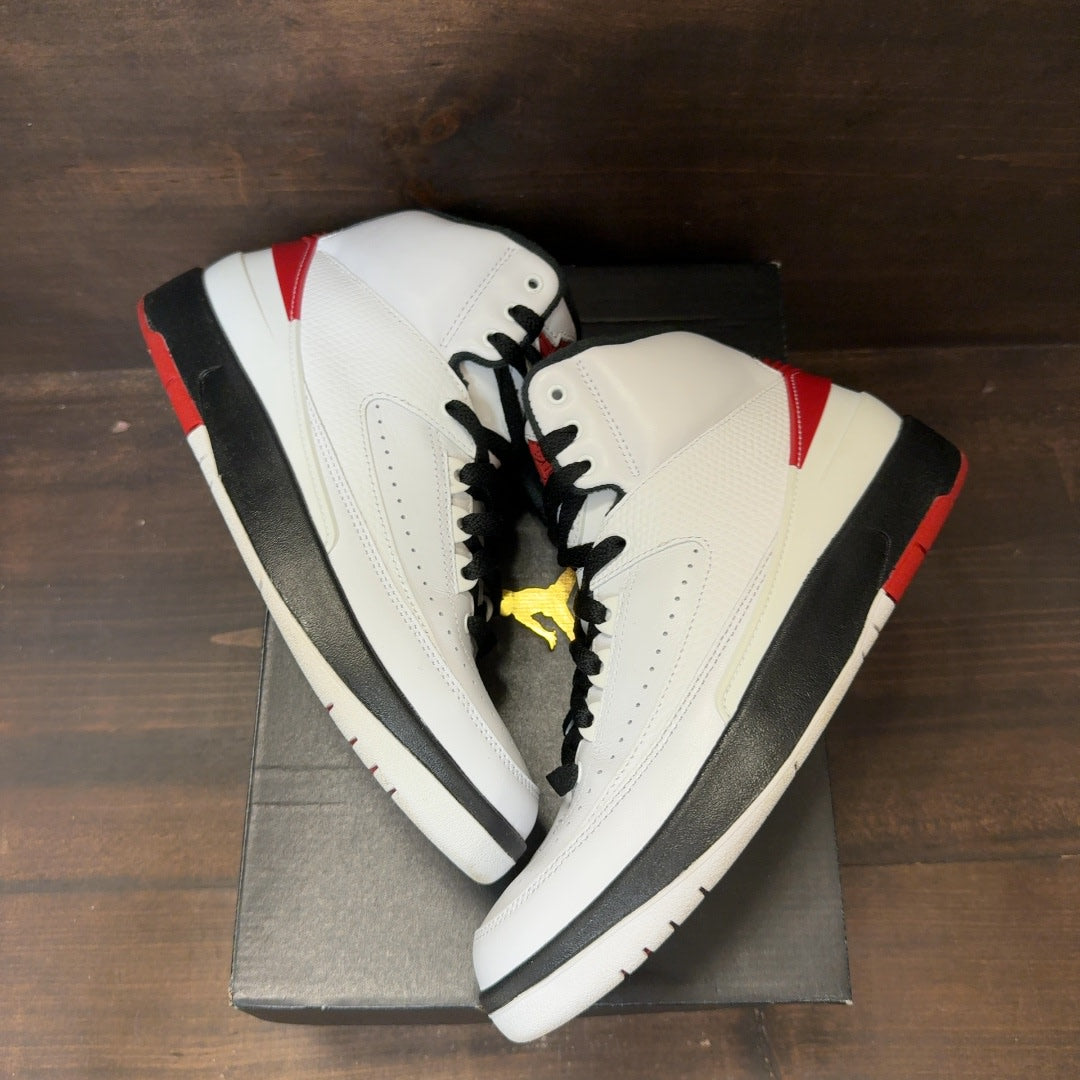 Jordan 2 Retro OG Chicago (2022) (GS) - Image 2