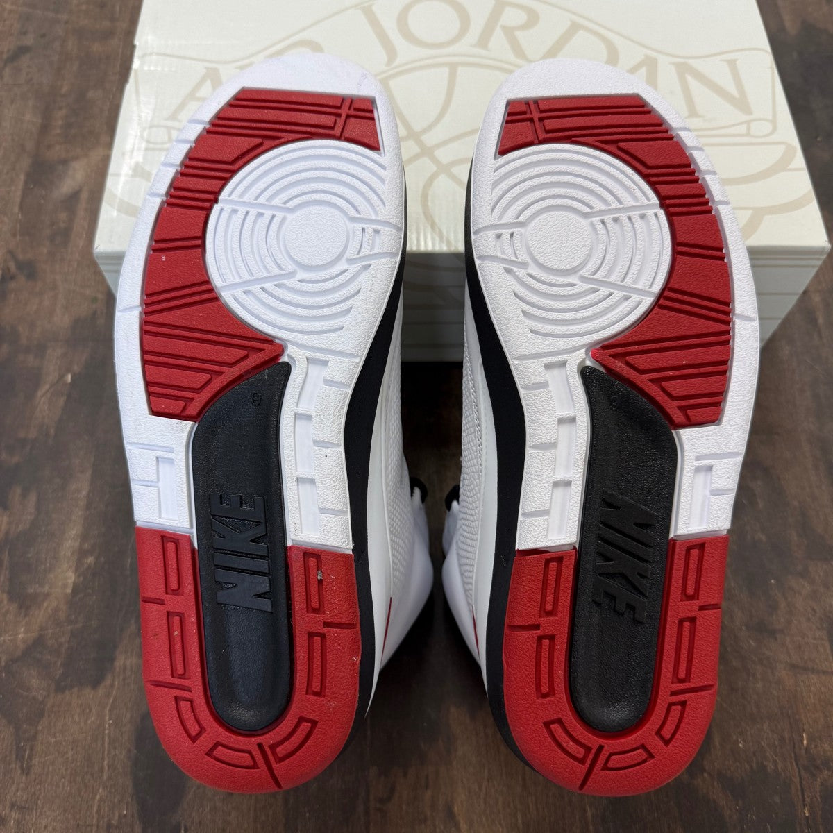 Jordan 2 Retro OG Chicago (2022) - Image 5
