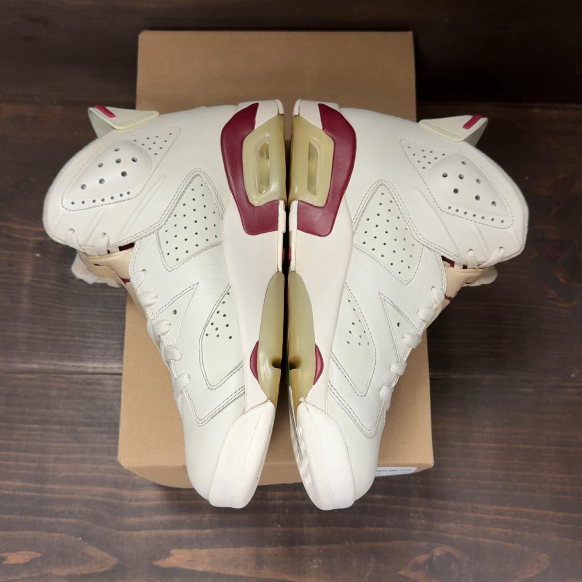 Jordan 6 Retro Maroon (2015) Size 8.5 (Pre-Owned) - tag