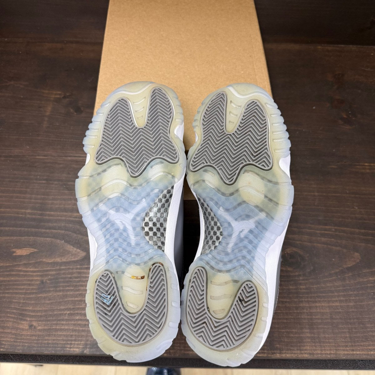 Jordan 11 Retro Cool Grey (2021) Size 8 (Pre-Owned) - Image 6