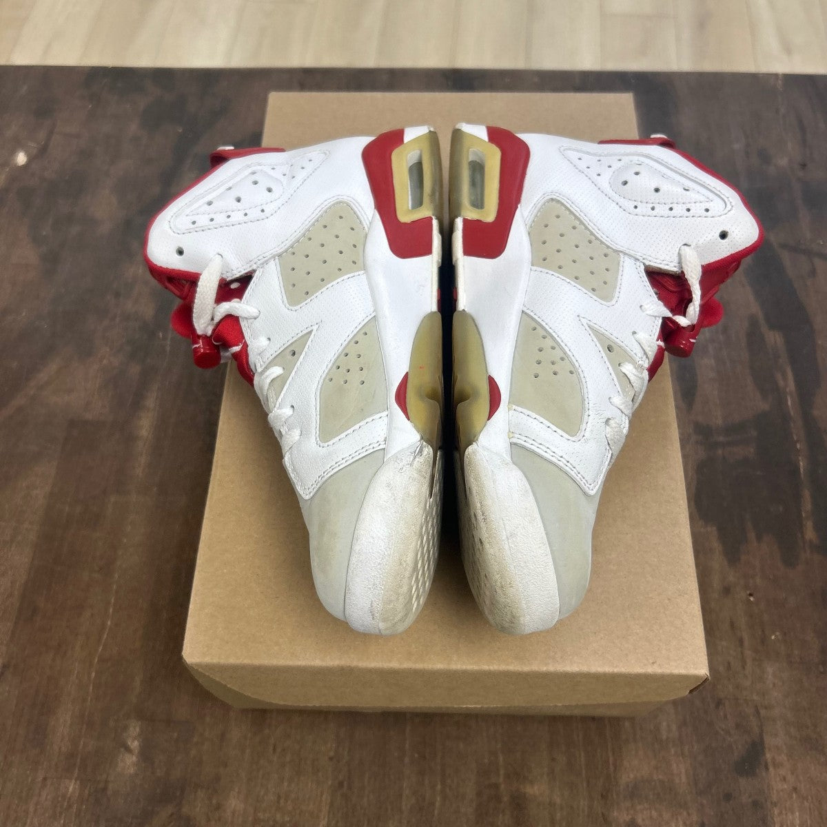 Jordan 6 Retro Alternate Hare (GS) Size 6Y (Pre-Owned) - Image 3