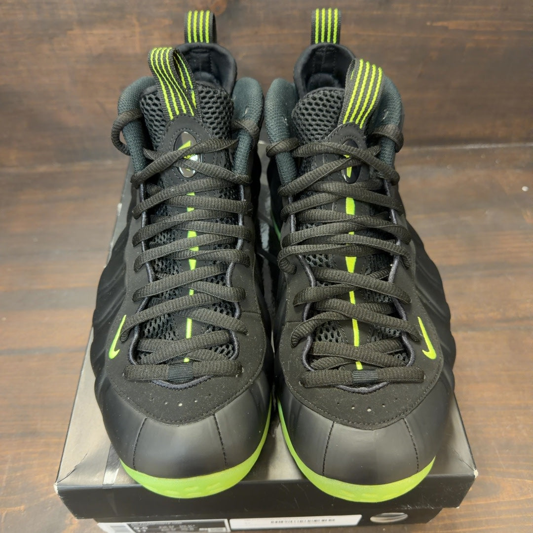 Nike Air Foamposite One Black Volt - Image 3