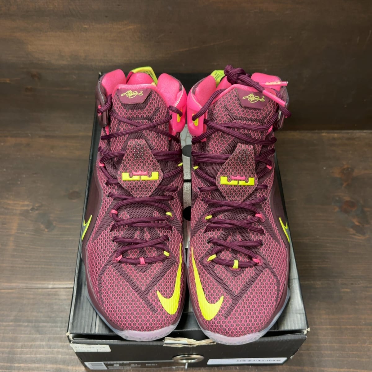 Nike LeBron 12 Double Helix Size 9 (Pre-Owned) - tag