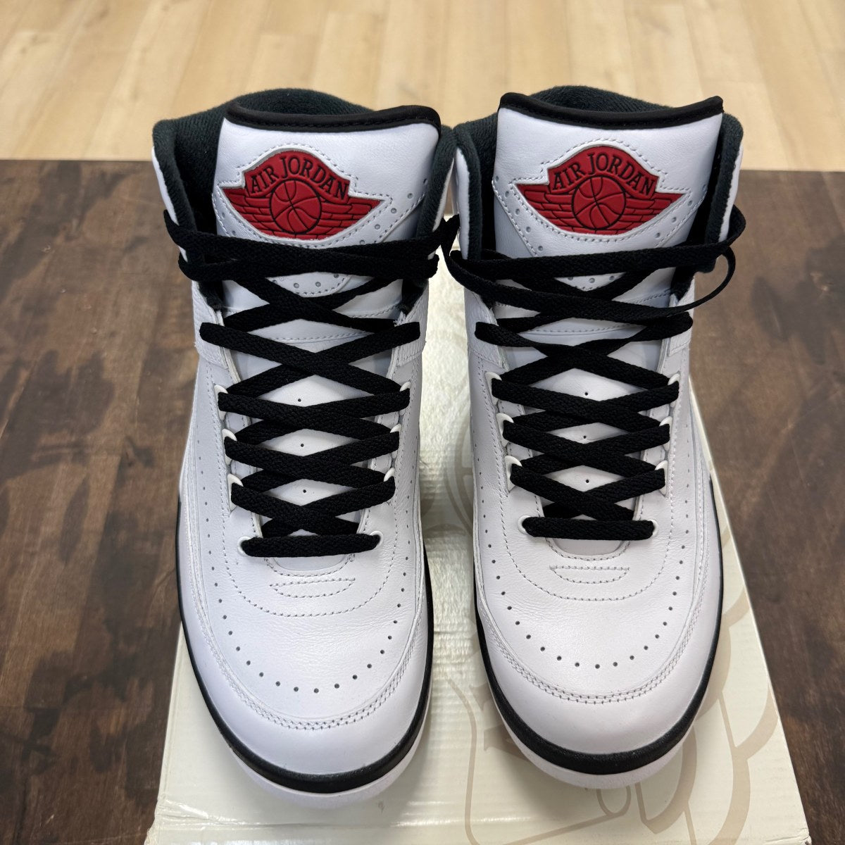 Jordan 2 Retro OG Chicago (2022) - Image 2