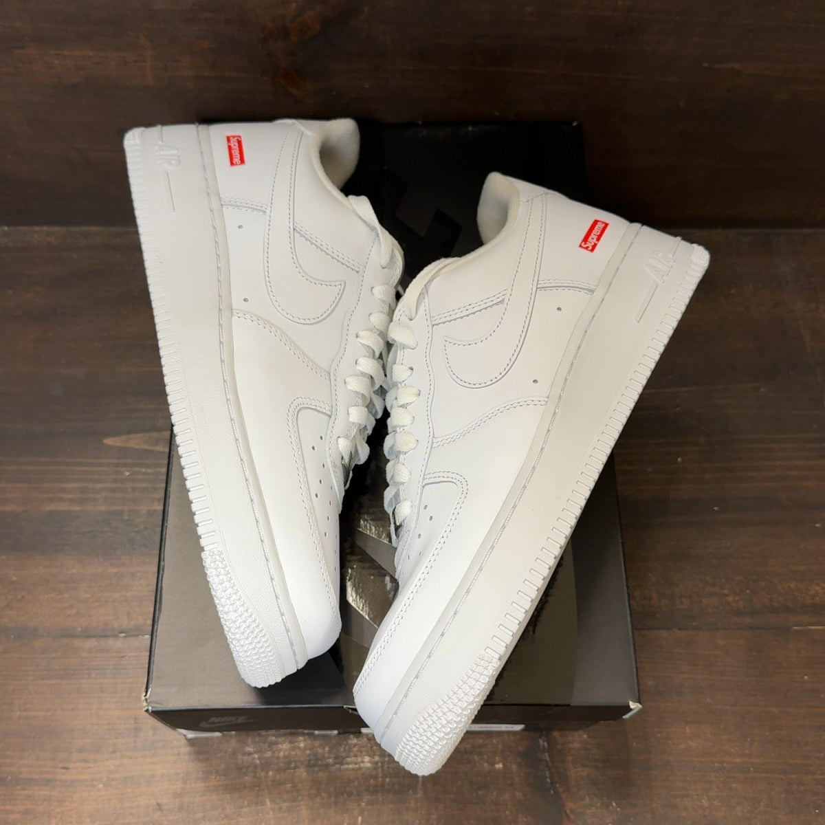 Nike Air Force 1 Low Supreme White - Image 2