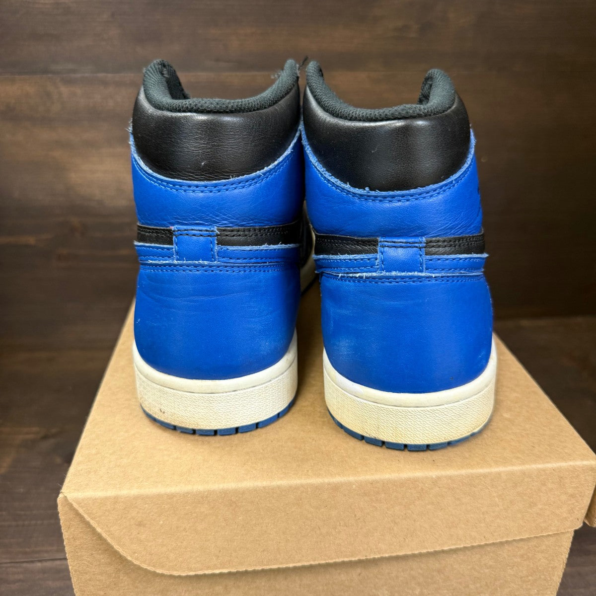 Jordan 1 Retro Royal (2017) Size 9 (Pre-Owned) - Image 4