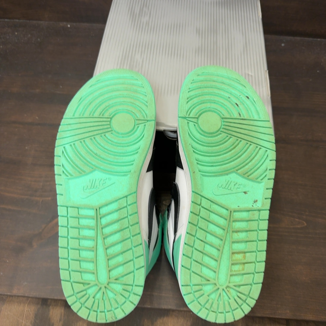 Jordan 1 Retro High OG Green Glow Size 10 (Pre-Owned) - Image 7