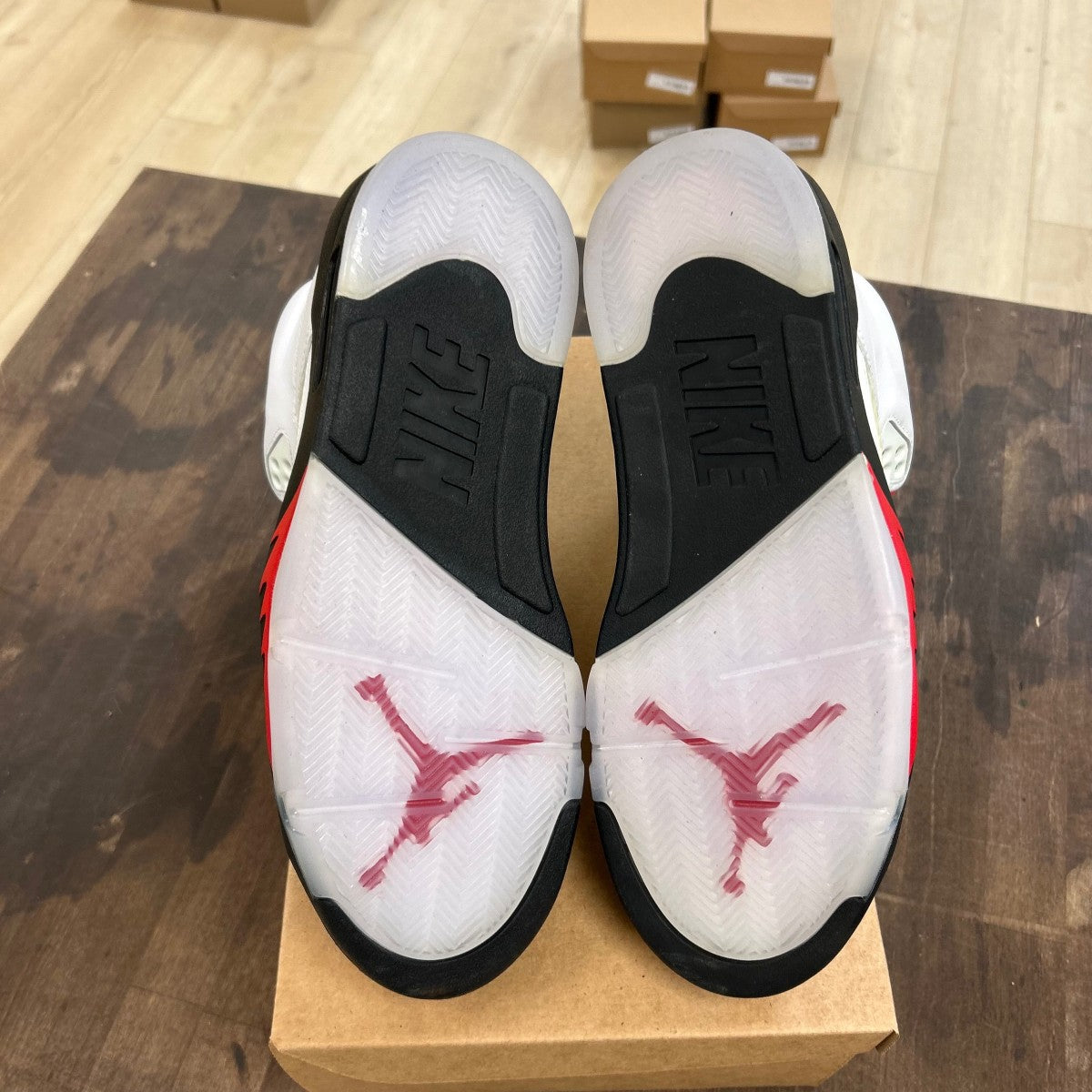 Jordan 5 Retro Fire Red Silver Tongue (2020) Size 10 (Pre-Owned) - Image 5