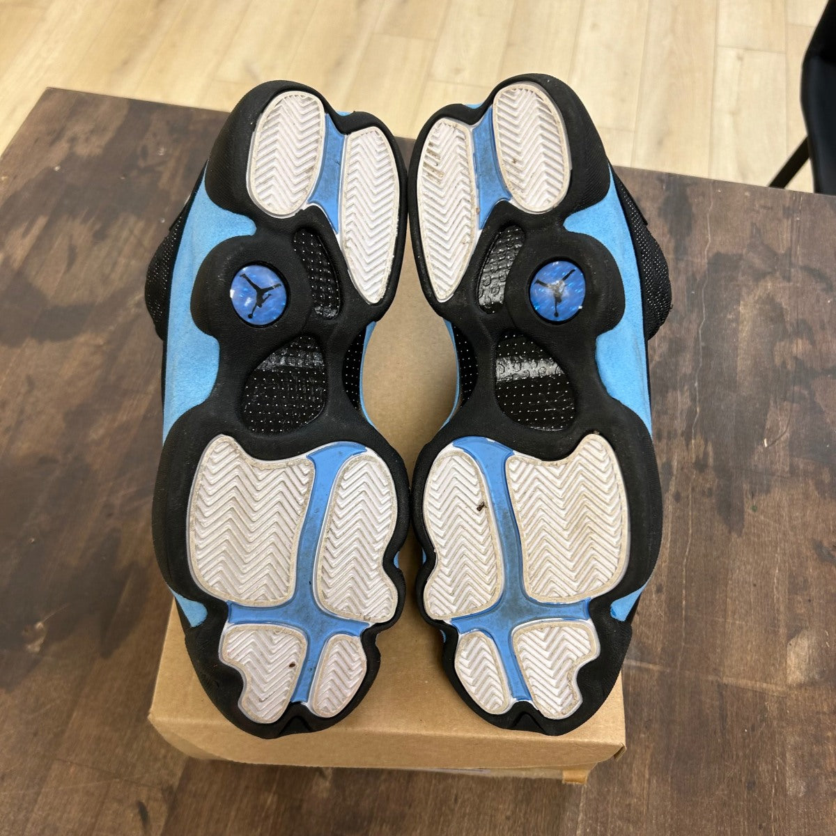 Jordan 13 Retro Black University Blue Size 10 (Pre-Owned) - Image 5