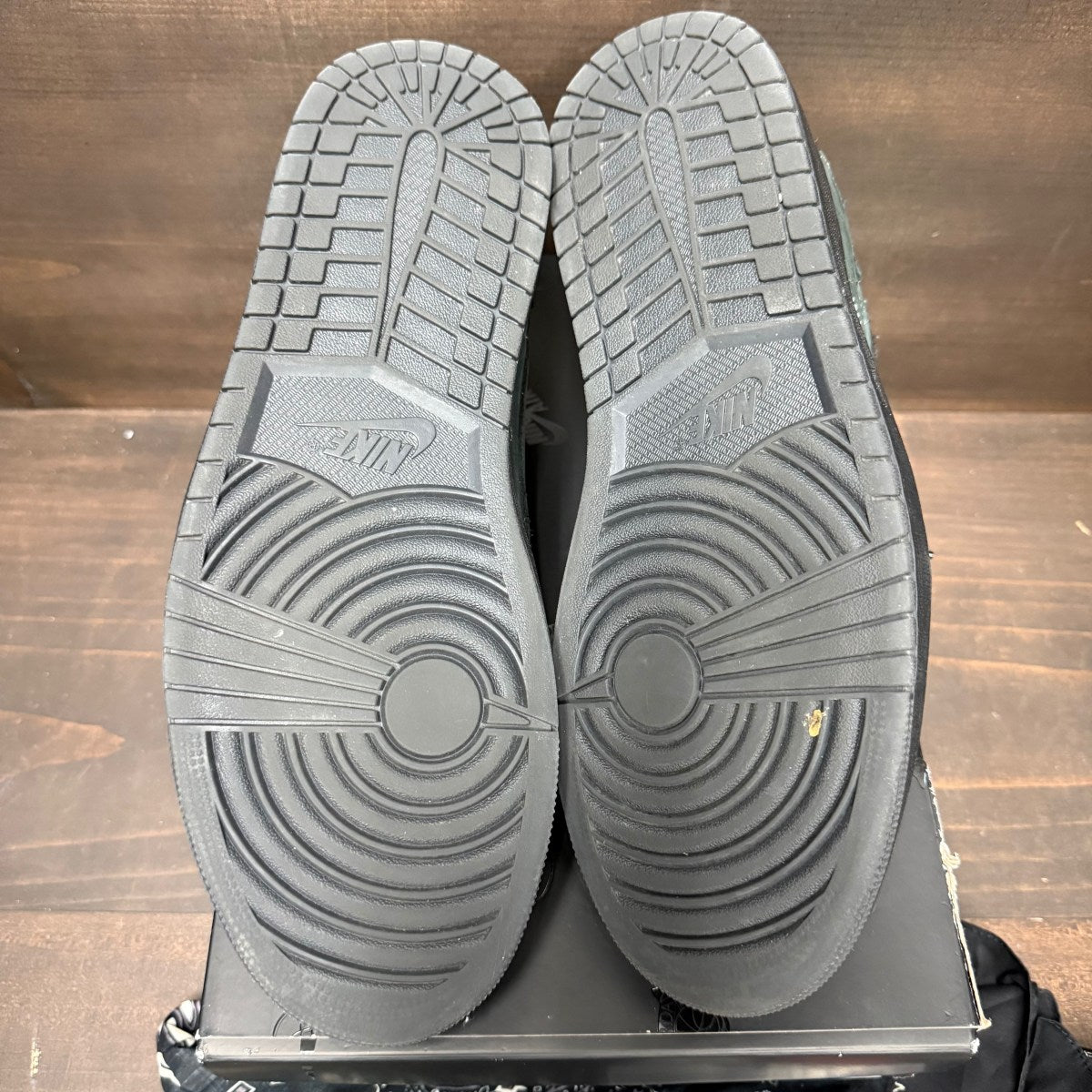Jordan 1 Retro Low OG SP Travis Scott Black Phantom - Image 6