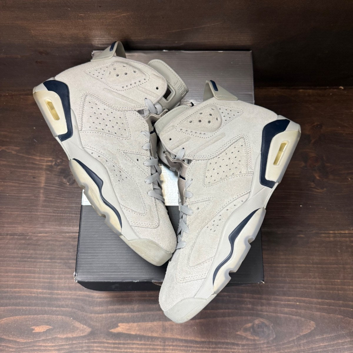 Jordan 6 Retro Georgetown (2022) Size 10 (Pre-Owned) - Image 2