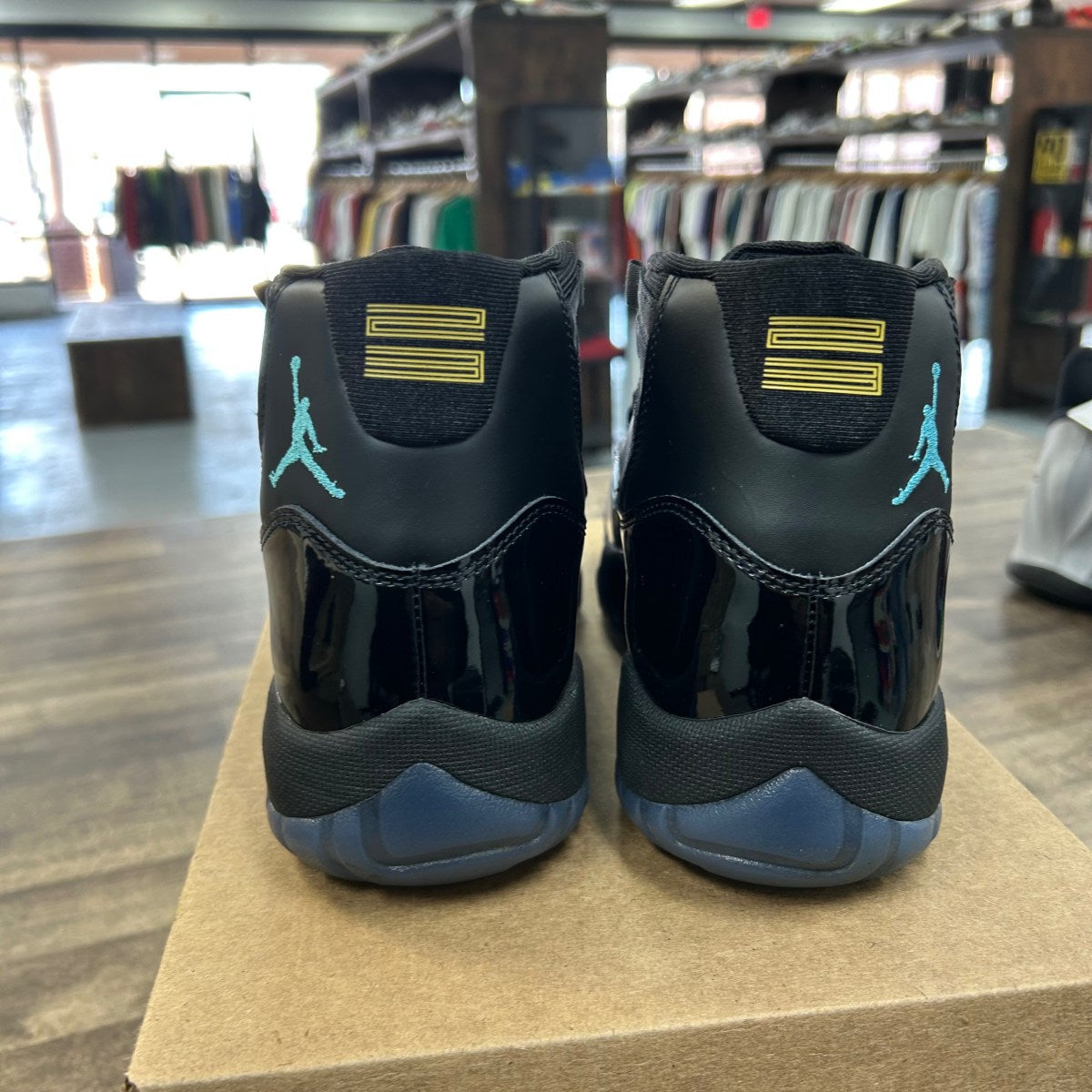 Jordan 11 Retro Gamma Blue (2025) Size 8.5 (Pre-Owned) - Image 3