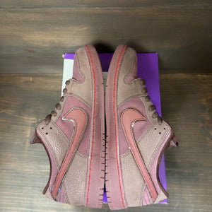 Nike SB Dunk Low City of Love Burgundy Crush Size 12 (Pre-Owned)