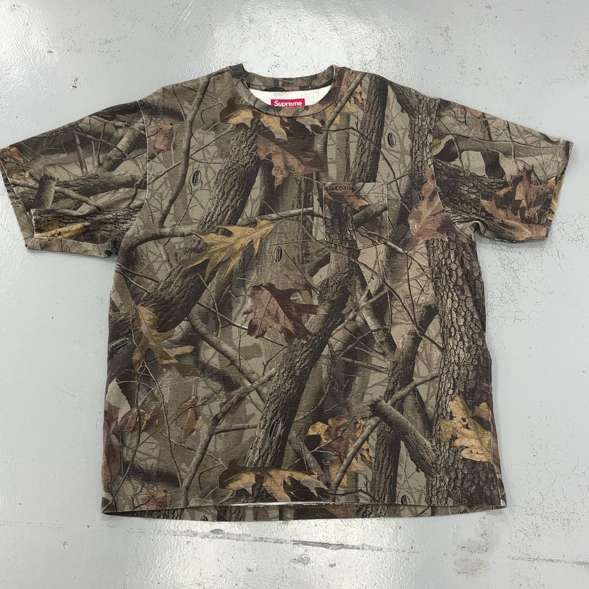 Supreme Tee Size XL (Pre-Owned) - front