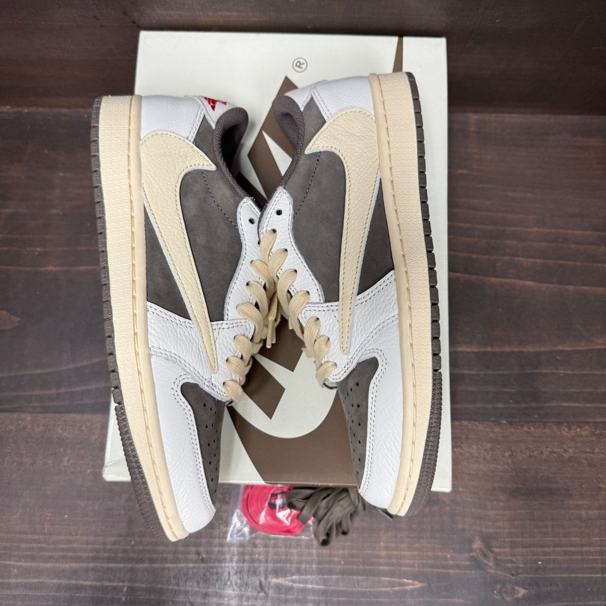 Jordan 1 Retro Low OG SP Travis Scott Reverse Mocha Size 7.5 (Pre-Owned)