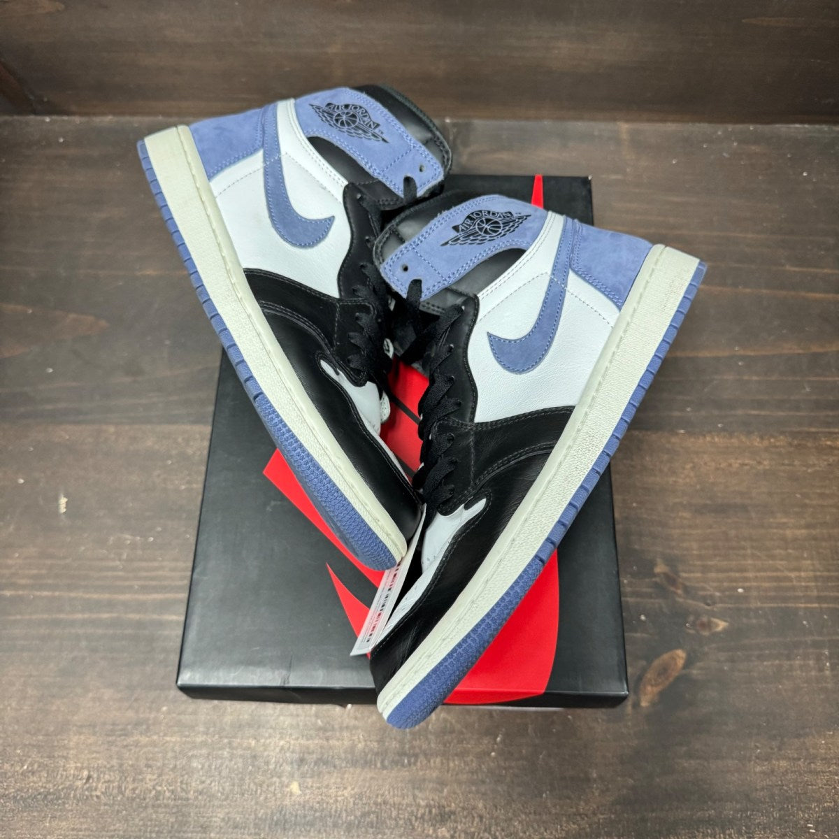 Jordan 1 Retro High Blue Moon Size 9 (Pre-Owned) - back