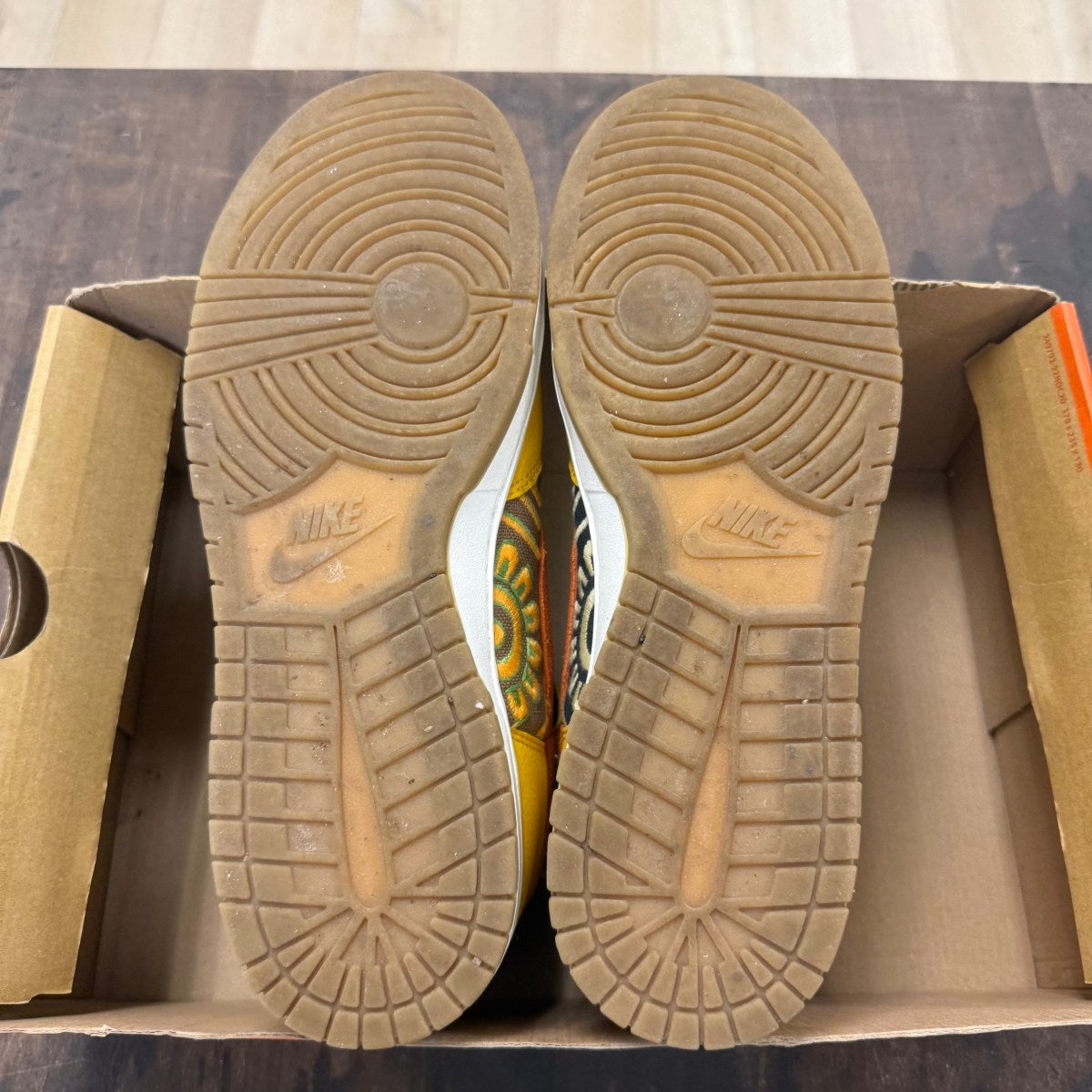 Nike Dunk High PRM Somos Familia - Image 3