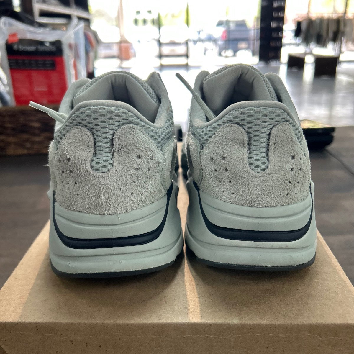adidas Yeezy Boost 700 Salt Size 7 (Pre-Owned) - Image 4