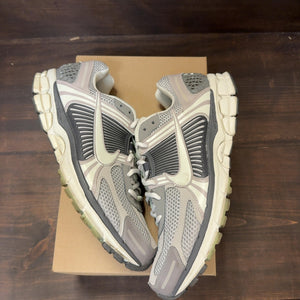 Nike Zoom Vomero 5 Cobblestone Flat Pewter (Women's) Size 13.5W (Pre-Owned) - Image 2