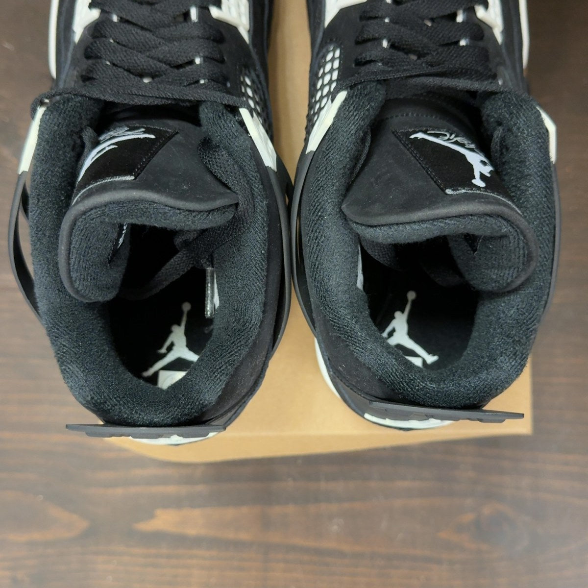 Jordan 4 Retro White Thunder Size 11 - Image 6