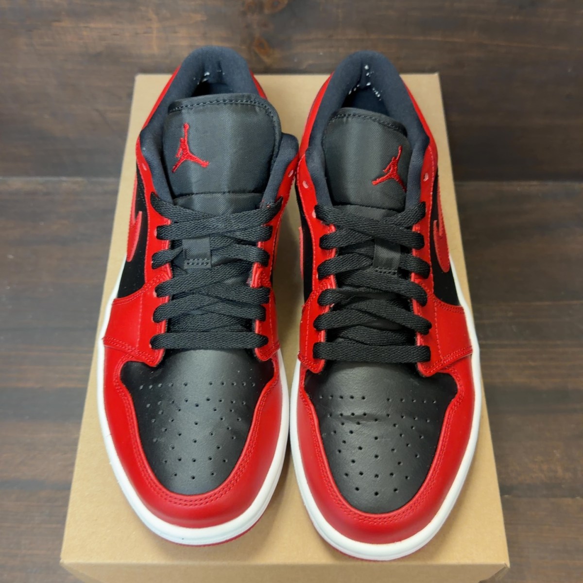 Jordan 1 Low Reverse Bred Size 8 (Pre-Owned) - Image 3