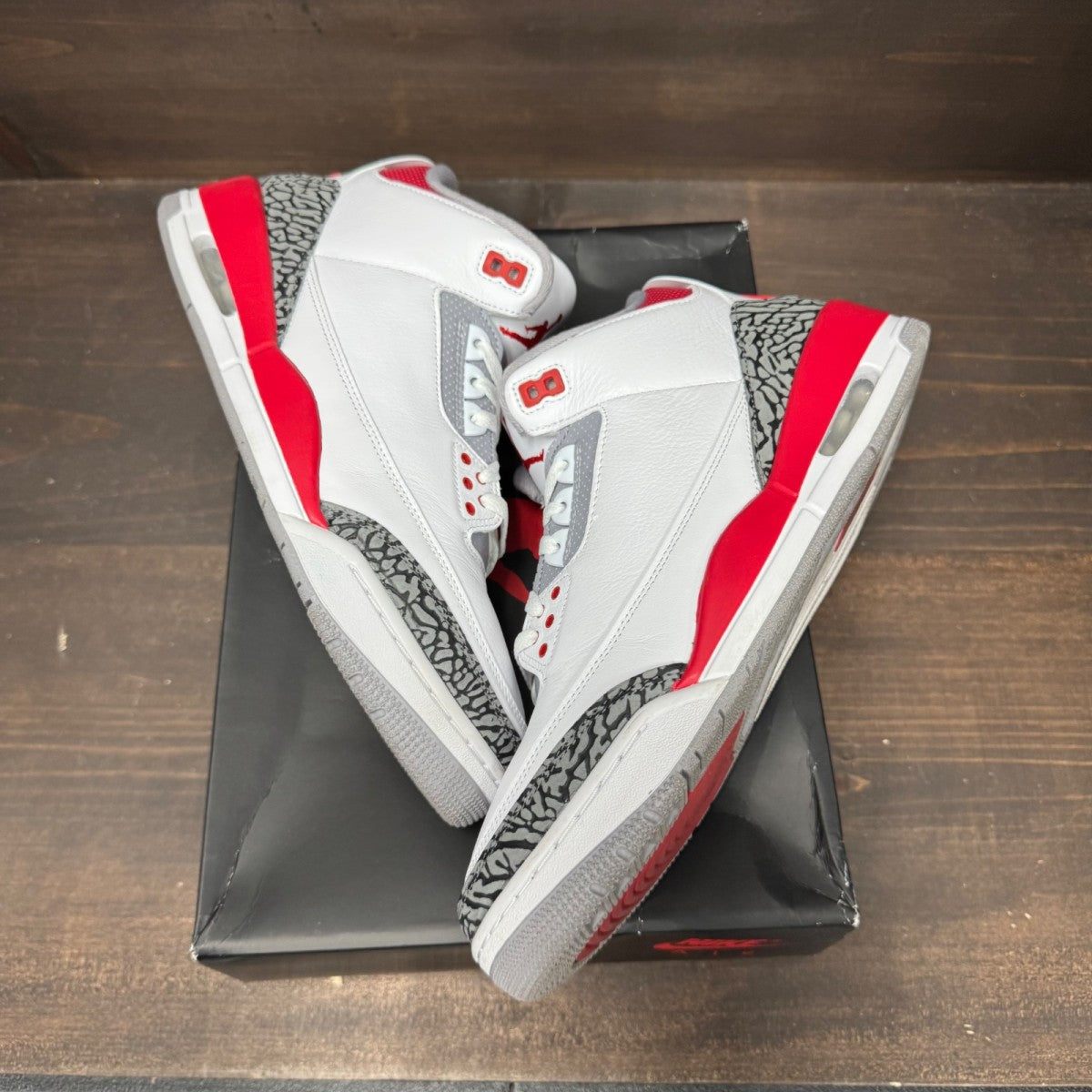 Jordan 3 Retro Fire Red (2022) - Image 2