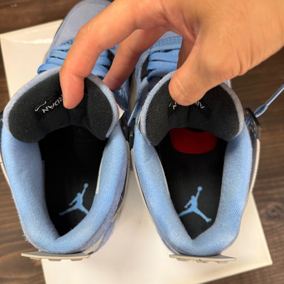 Jordan 4 Retro University Blue - Image 5
