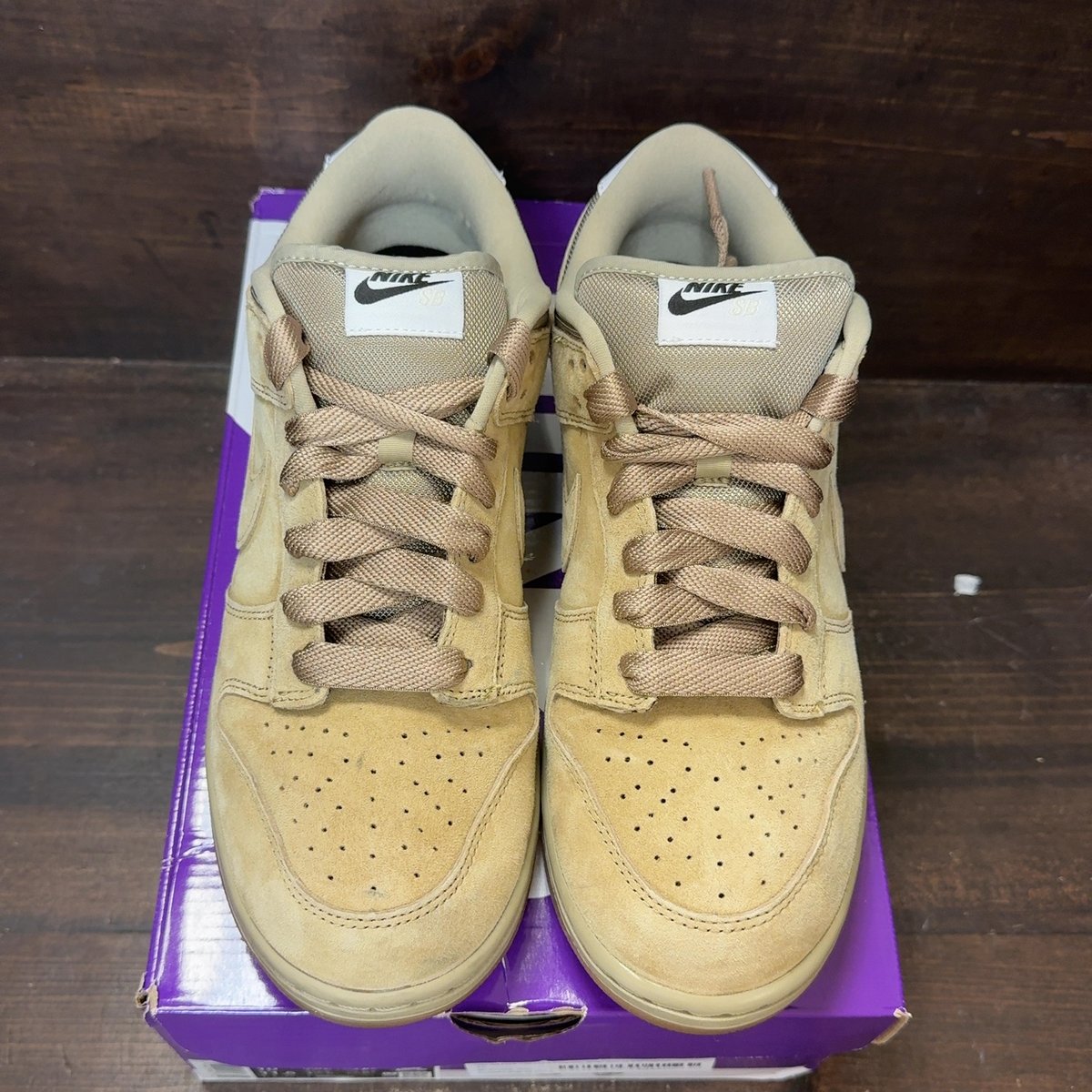 Nike SB Dunk Low Pro B Parachute Beige Size 10 (Pre-Owned) - tag