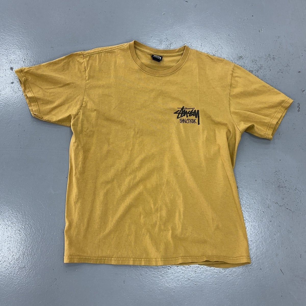Stussy Tee Size L (Pre-Owned) - front