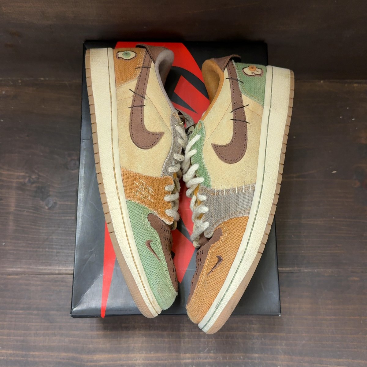Jordan 1 Retro Low OG Zion Williamson Voodoo Size 9.5 (Pre-Owned) - back