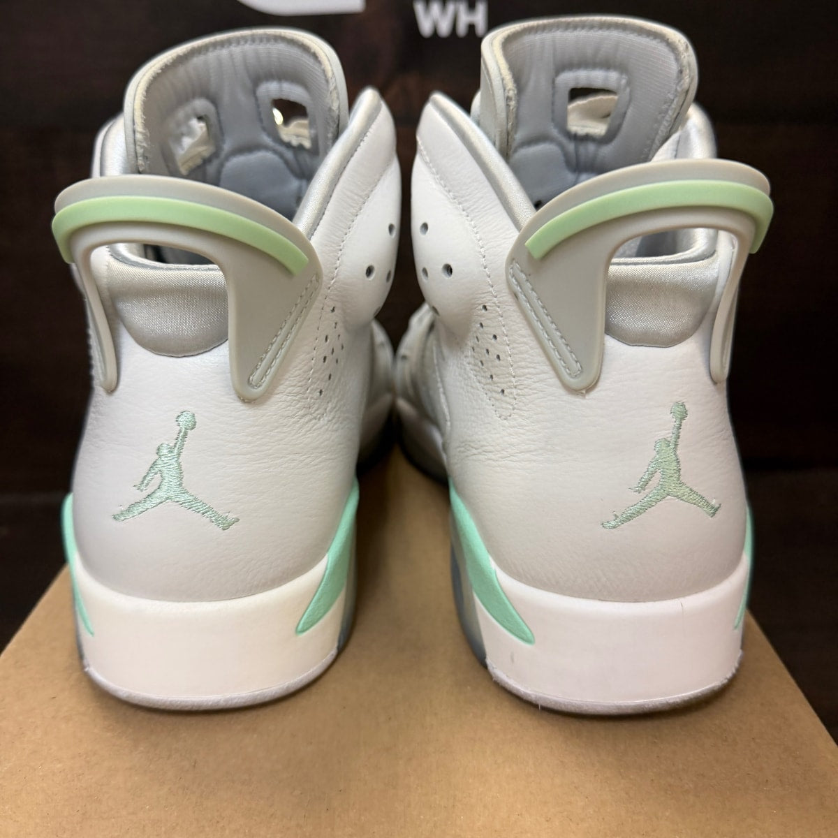 Jordan 6 Retro Mint Foam (Women's) Size 9.5W (Pre-Owned) - Image 4