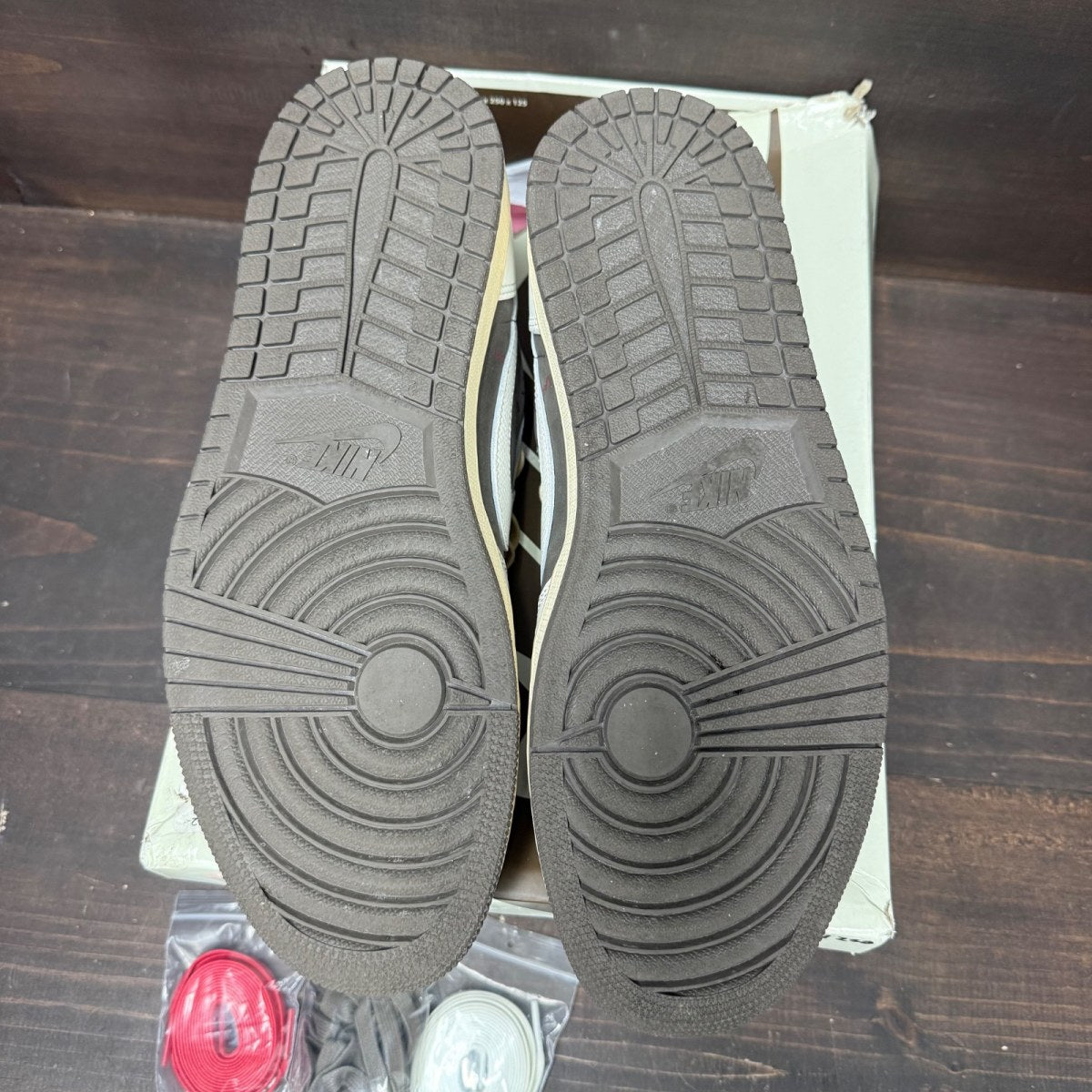 Jordan 1 Retro Low OG SP Travis Scott Reverse Mocha - Image 6