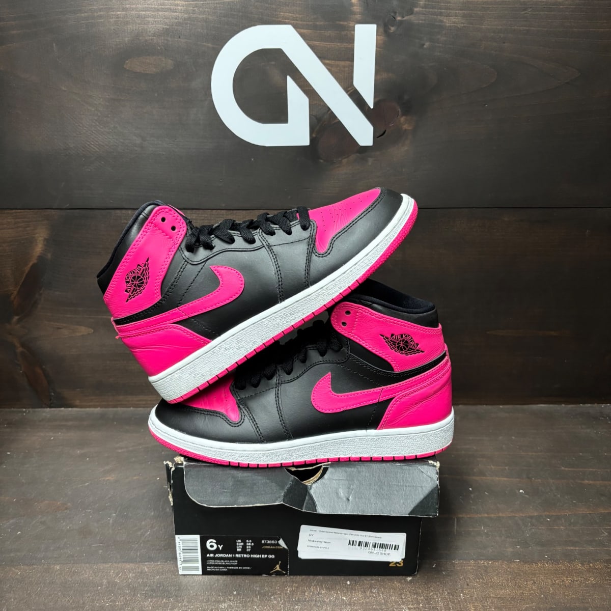 Jordan 1 Retro Serena Williams Hyper Pink (GS) Size 6Y (Pre-Owned) - front