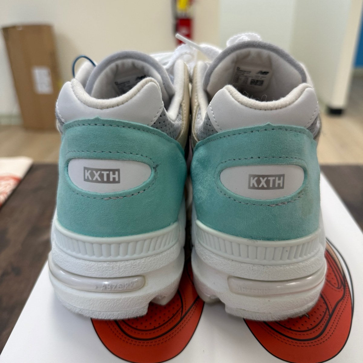 New Balance 990v2 Kith Cyclades (without Socks) Size 10 (Pre-Owned) - Image 3