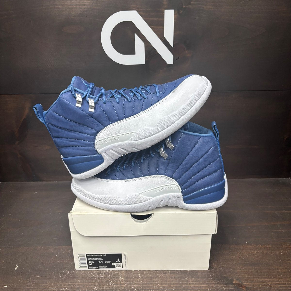Jordan 12 Retro Indigo Size 8.5 (Pre-Owned) - front