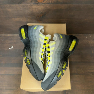 Nike Air Max 95 OG Neon (2020) Size 7.5 (Pre-Owned) - Image 2