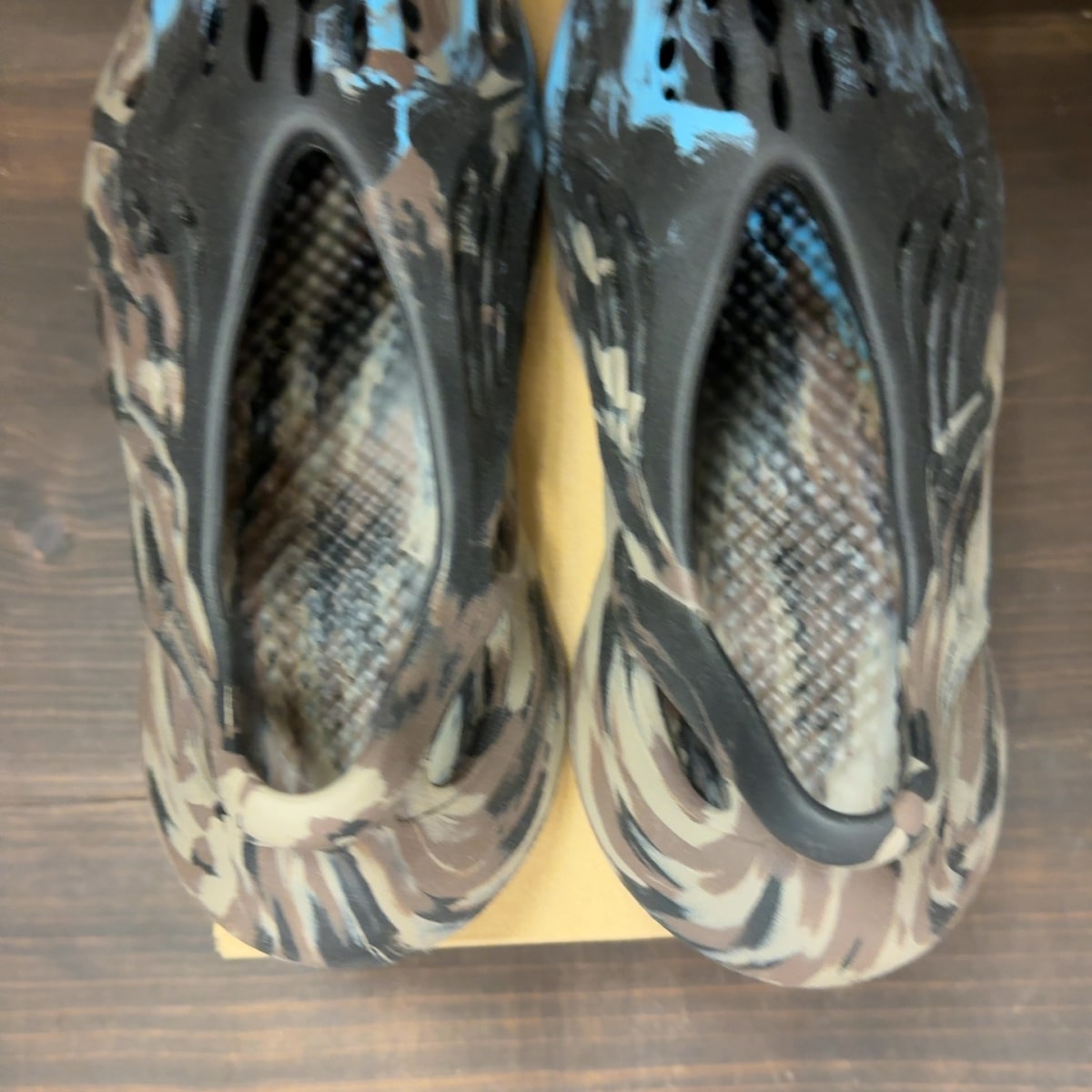 adidas Yeezy Foam RNR MX Cinder - Image 6