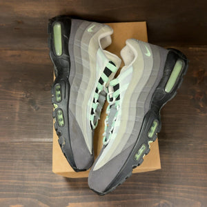 Nike Air Max 95 OG Fresh Mint Size 14 (Pre-Owned) - Image 2