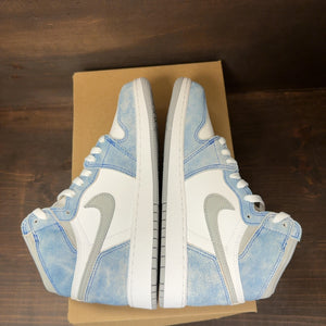 Jordan 1 Retro High Hyper Royal Smoke Grey (GS) Size 7Y (Pre-Owned) - Image 5