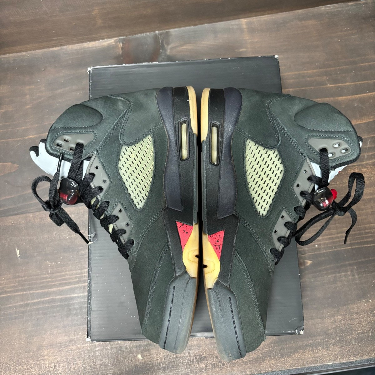 Jordan 5 Retro Gore-Tex Off Noir (Women's) - Image 4