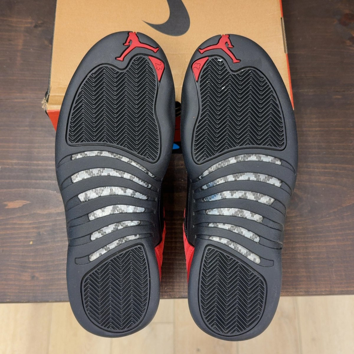 Jordan 12 Retro Reverse Flu Game Size 9.5 (Pre-Owned) - Image 8