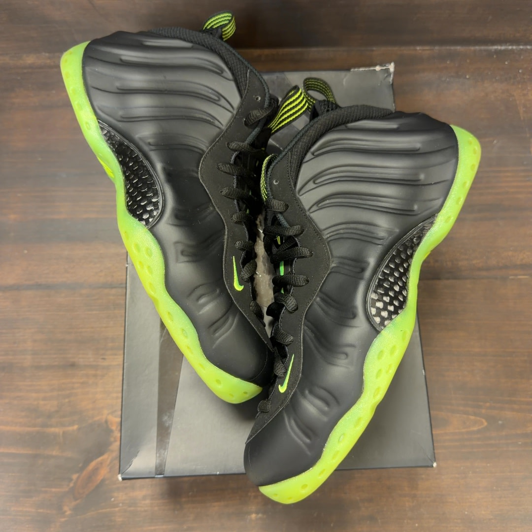 Nike Air Foamposite One Black Volt - Image 2