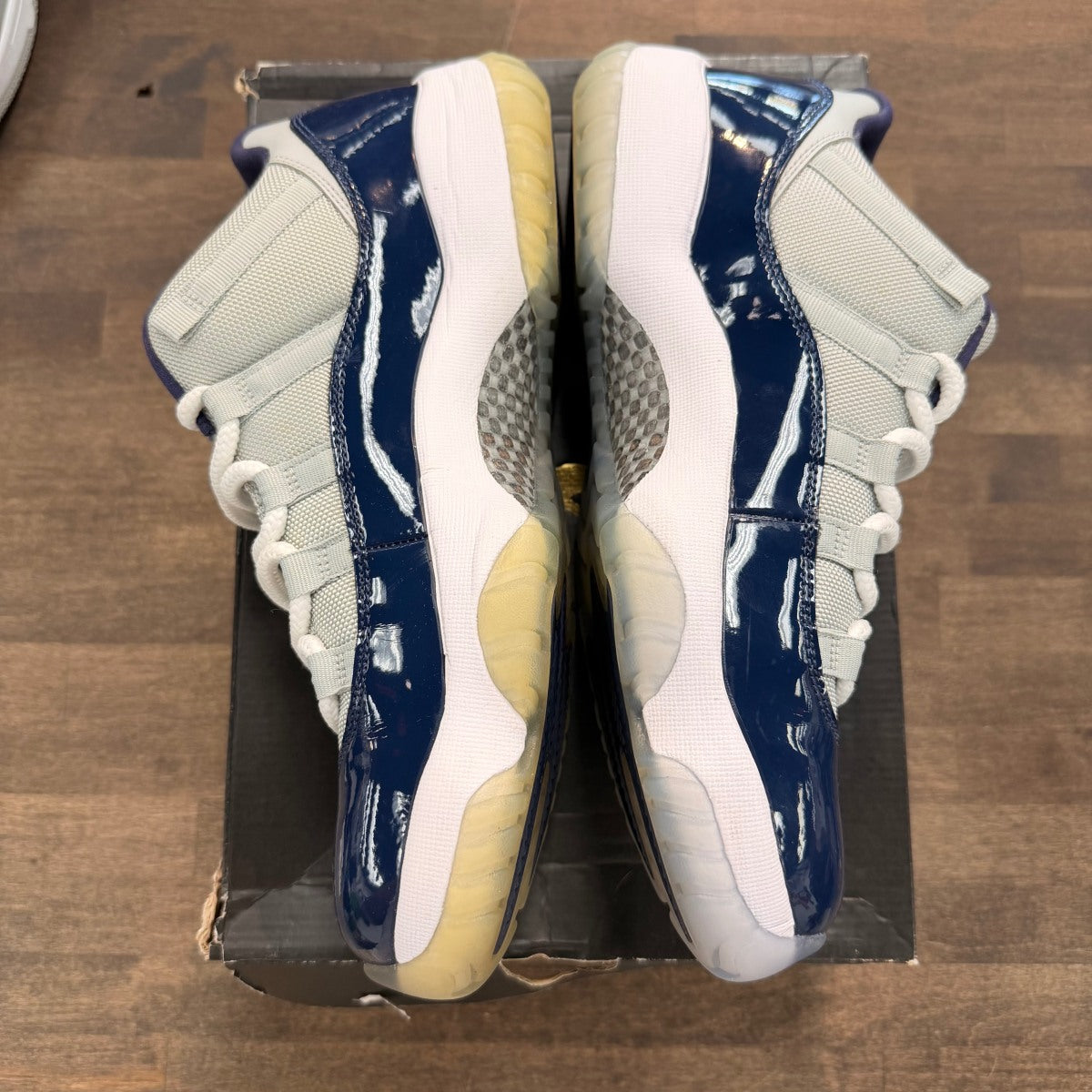 Jordan 11 Retro Low Georgetown Size 10 (Pre-Owned) - Image 3